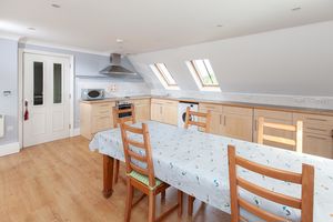 Kitchen Diner - click for photo gallery